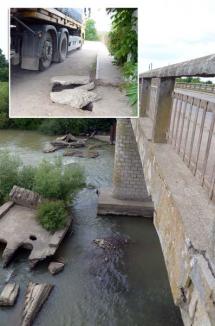 Demolator de Bihor: Dorel Ungur distruge drumuri, poduri, case...